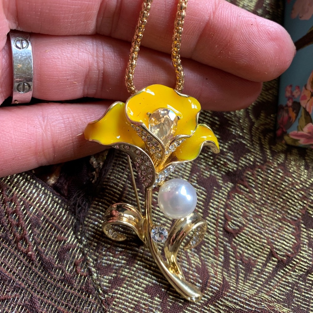 Beautiful GP Yellow flower crystals laminated pendant/Brooch necklace - Picture 6 of 7